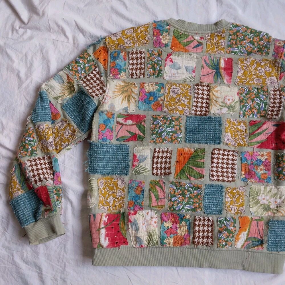 Round Two Quilted Patchwork Crewneck Sweatshirt Retro Mens Size Small - Picture 12 of 15